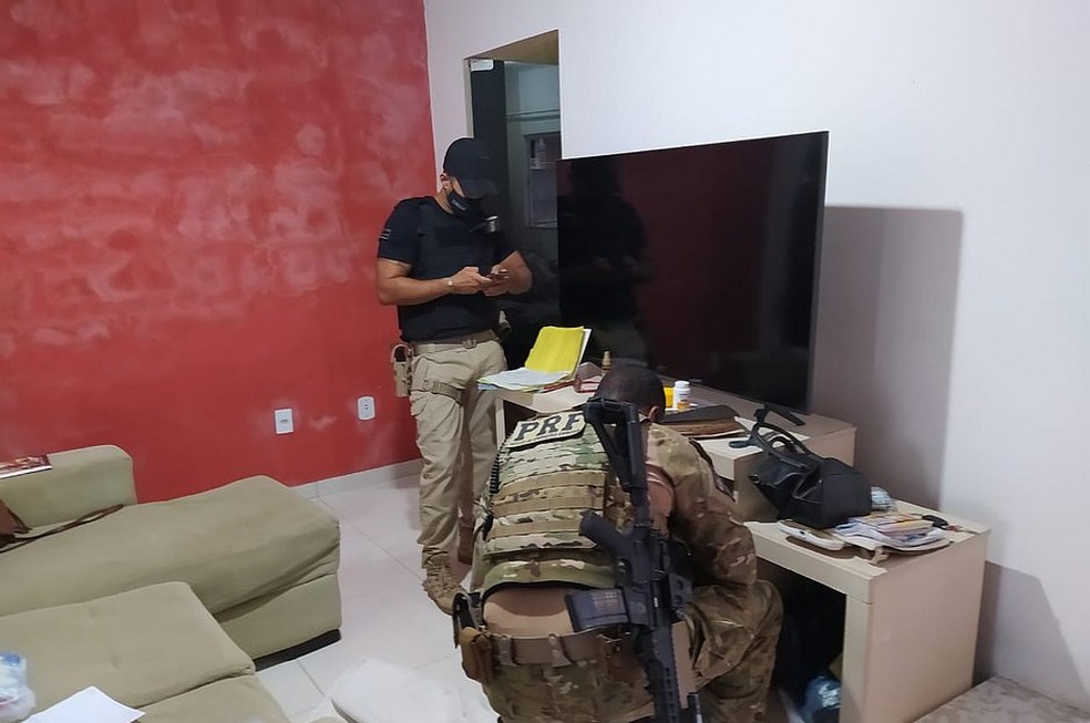 Servidores de Porto Seguro s&atilde;o afastados em opera&ccedil;&atilde;o contra esquema de propina para licen&ccedil;as ambientais &mdash; Foto: Divulga&ccedil;&atilde;o/PRF-BA